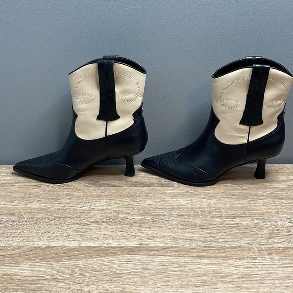 Circus NY by Sam Edelman Yolanda NWOT 2 Tone Black Cream Short Western Boot 8.5 - Picture 4 of 12